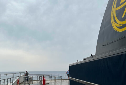 φωτογραφία από το κατάστρωμα του πλοίου levante ferries που πηγαίνει προς την κεφαλλονιά